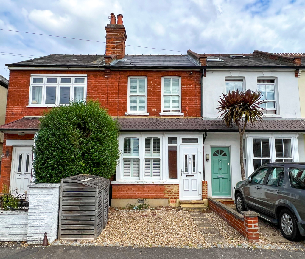 2 bedroom cottage for sale in Green Lane, West Molesey, Surrey, KT8