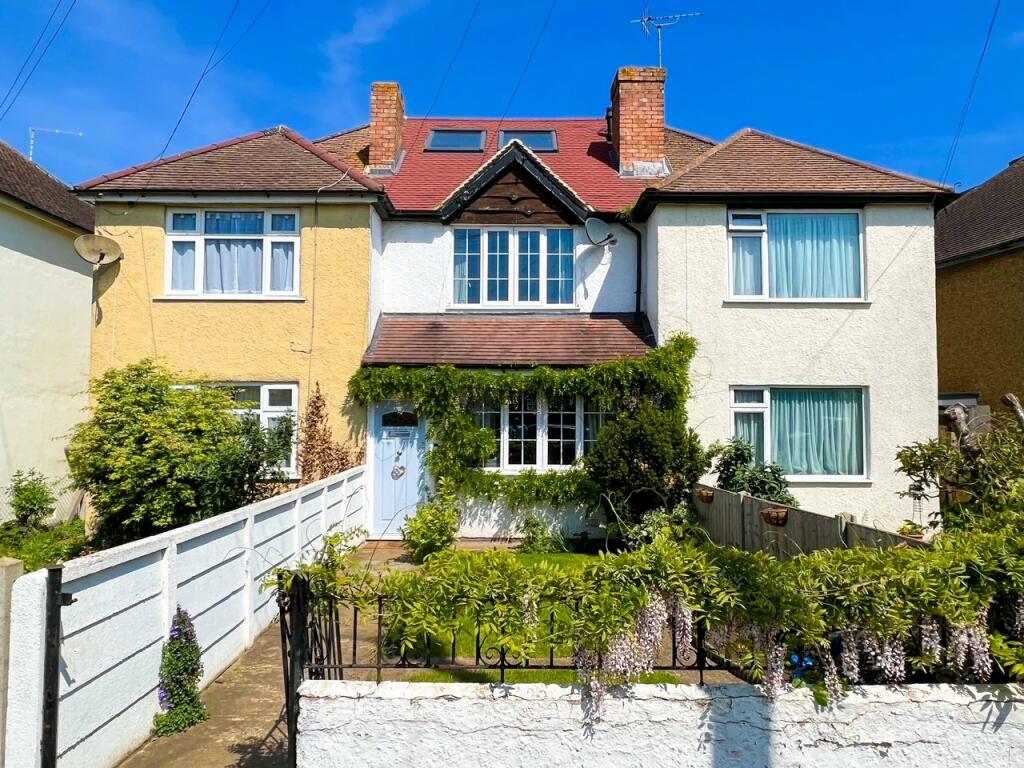 4 bedroom terraced house for sale in High Street, West Molesey, KT8