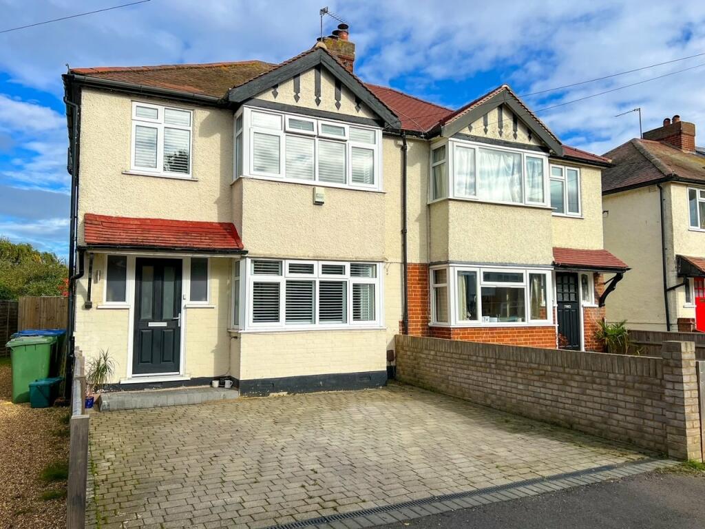 3 bedroom semidetached house for sale in Molesey Park Road, West