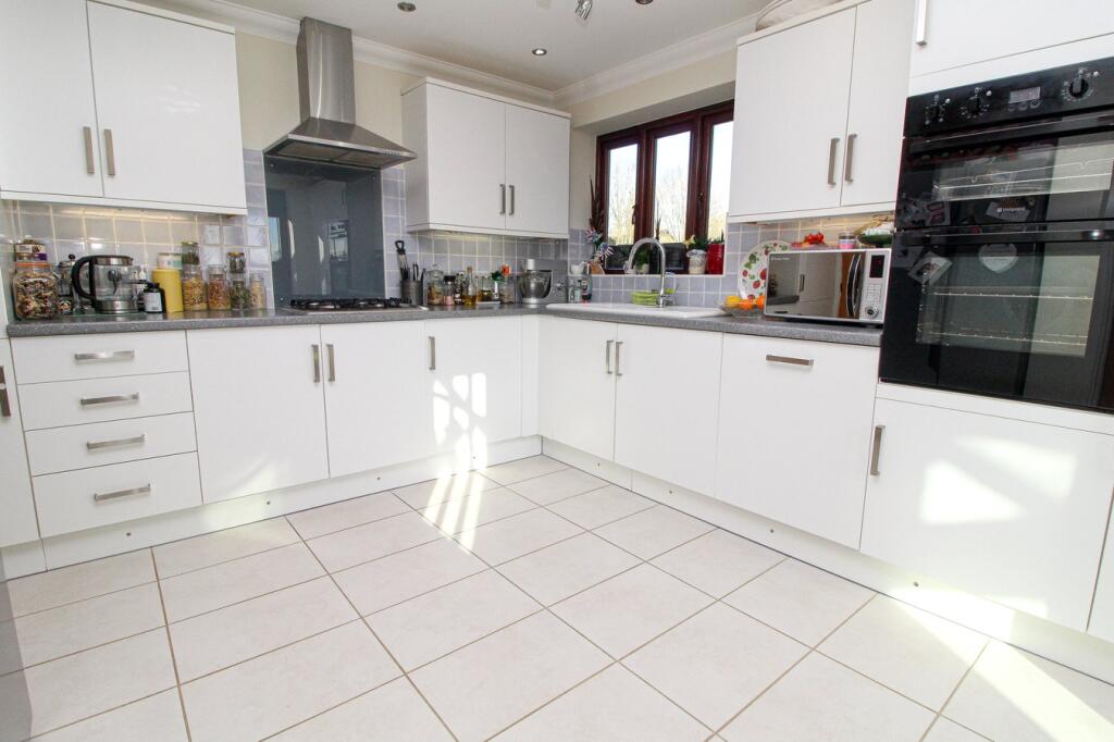 Additional property image - Lake Farm Close, Longham, Ferndown, BH22