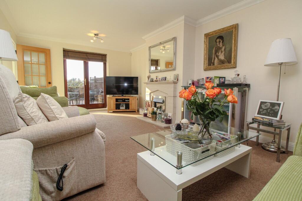 Additional property image - Lake Farm Close, Longham, Ferndown, BH22