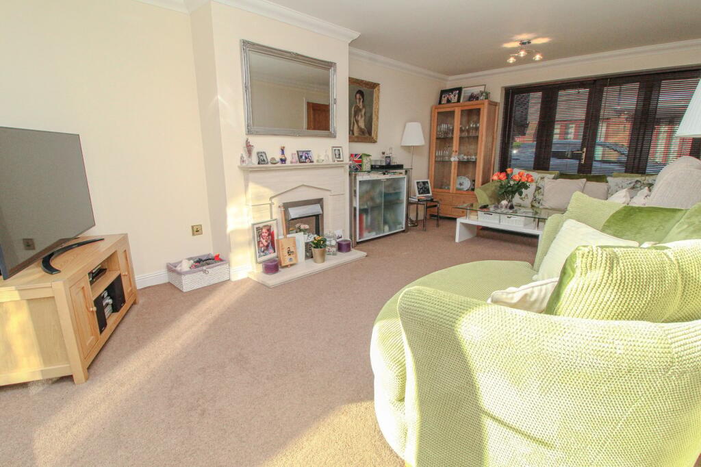 Additional property image - Lake Farm Close, Longham, Ferndown, BH22