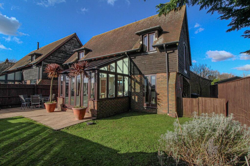 Additional property image - Lake Farm Close, Longham, Ferndown, BH22