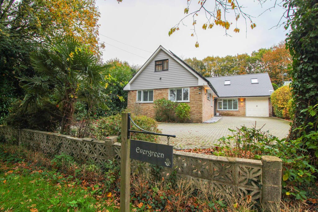 Main image of property: Waterloo Road, Corfe Mullen, Wimborne, BH21
