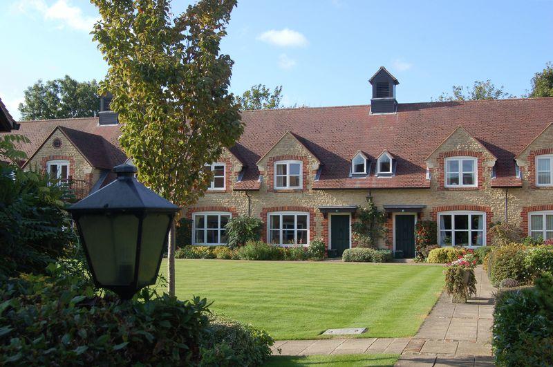 2 bedroom cottage for sale in Penstones Court, Marlborough Lane