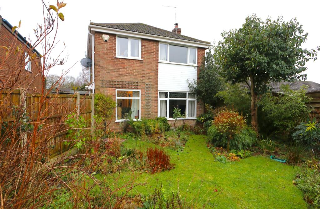 3 bedroom detached house for sale in Vicarage Close, Newbold Coleorton