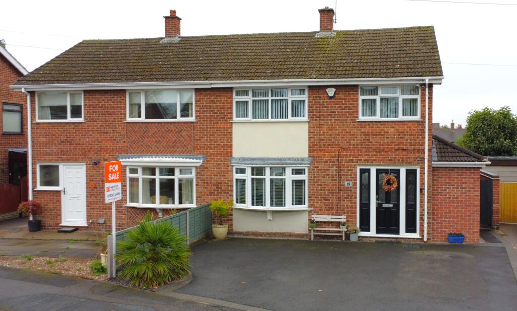 3 bedroom semi-detached house