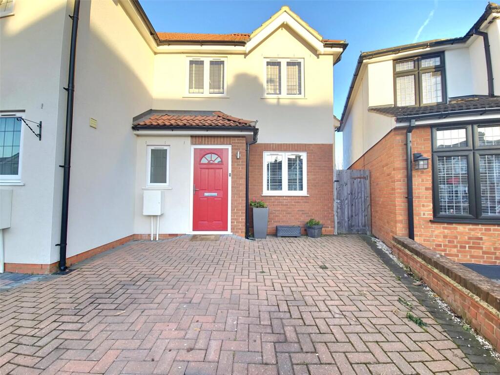 Main image of property: Woodlands Road, Romford, RM1