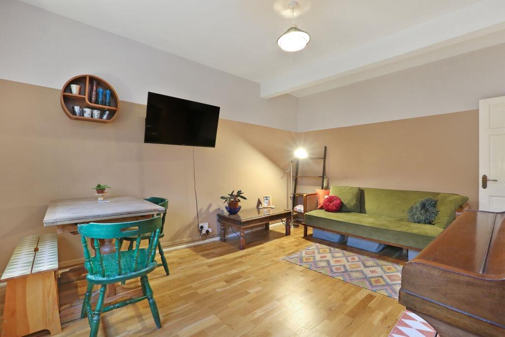 Main image of property: Redlands Way, London