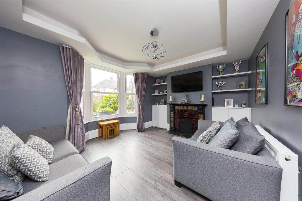 Main image of property: High Street, Brentwood, CM14