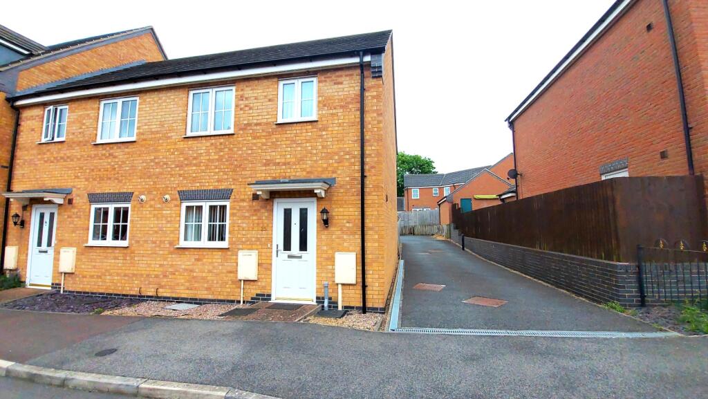 3 bedroom end of terrace house