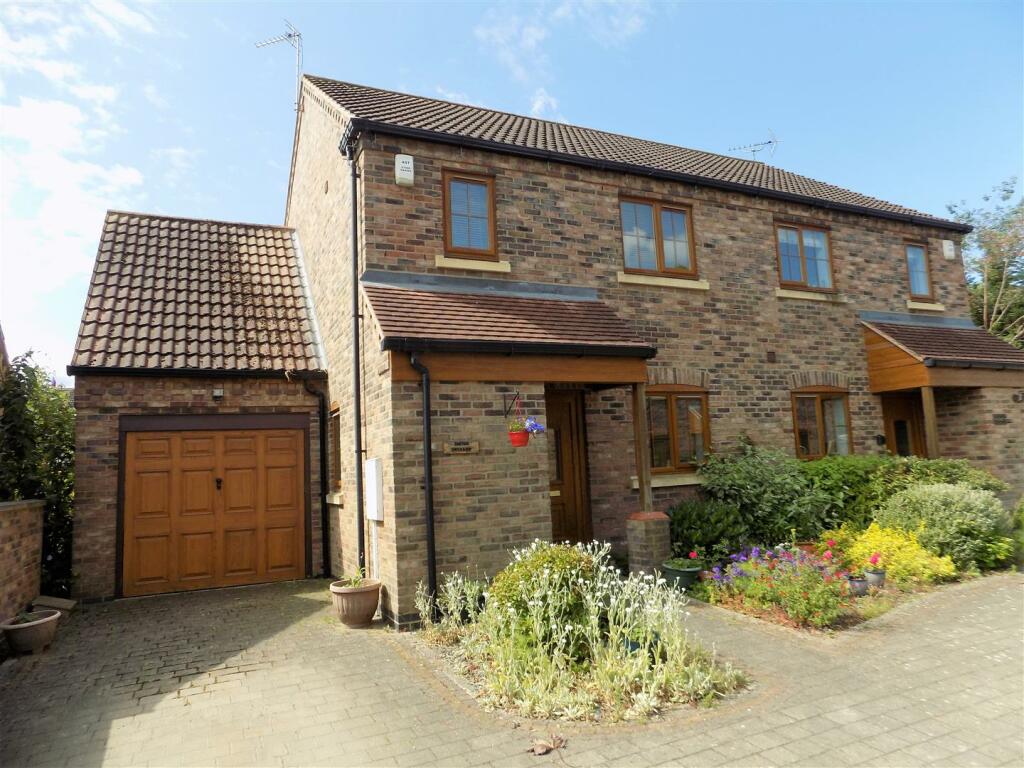 4 bedroom semidetached house for sale in Derry Lane, Bingham