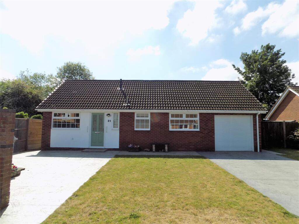 Main image of property: Pasture View, Gunthorpe