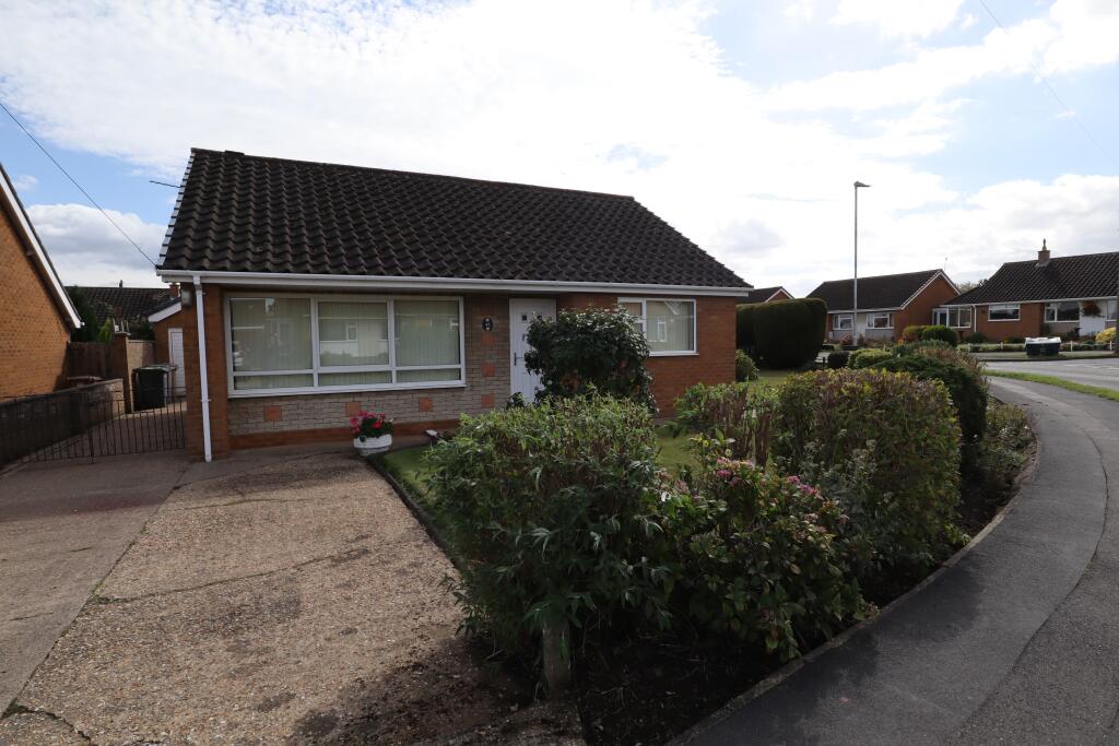 2 bedroom detached bungalow for sale in Kings Road, Metheringham, LN4