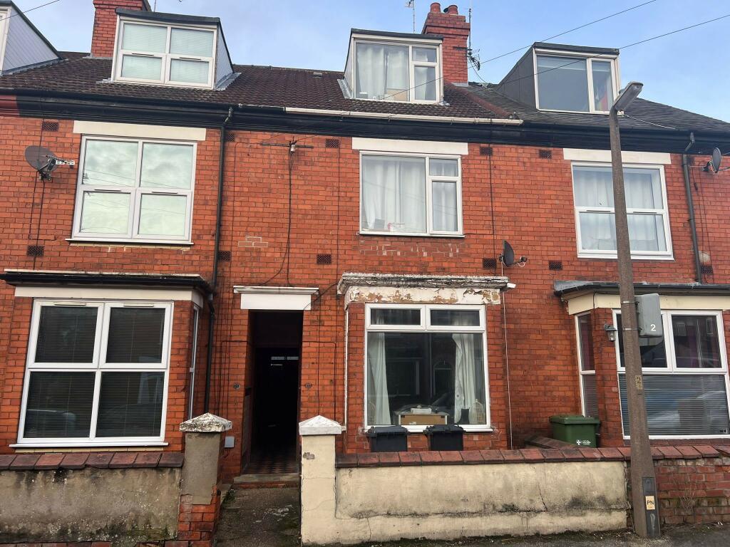 4 bedroom terraced house for sale in St Catherines Grove, Lincoln, LN5