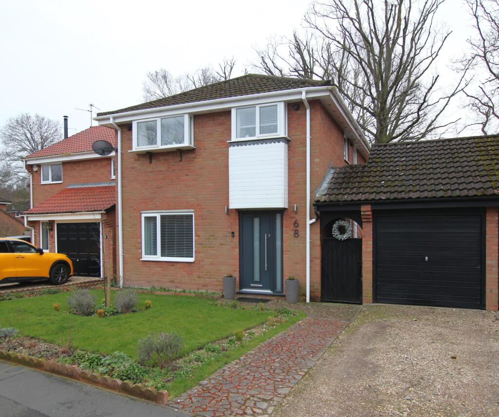 4 bedroom detached house