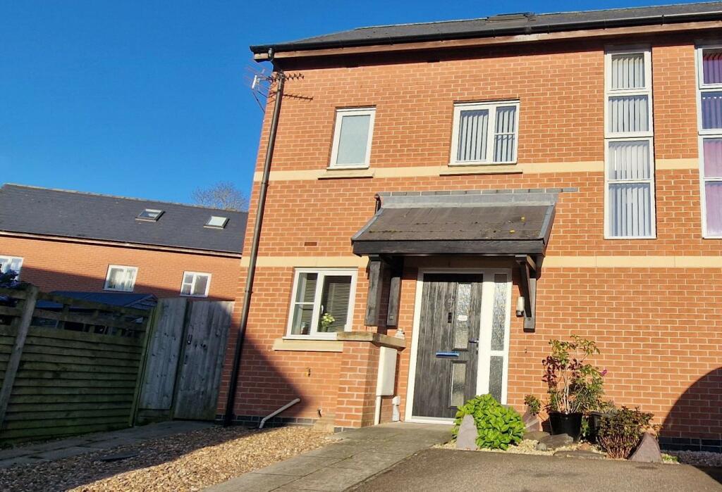 3 bedroom semidetached house for sale in Furlong Way, Sleaford, NG34