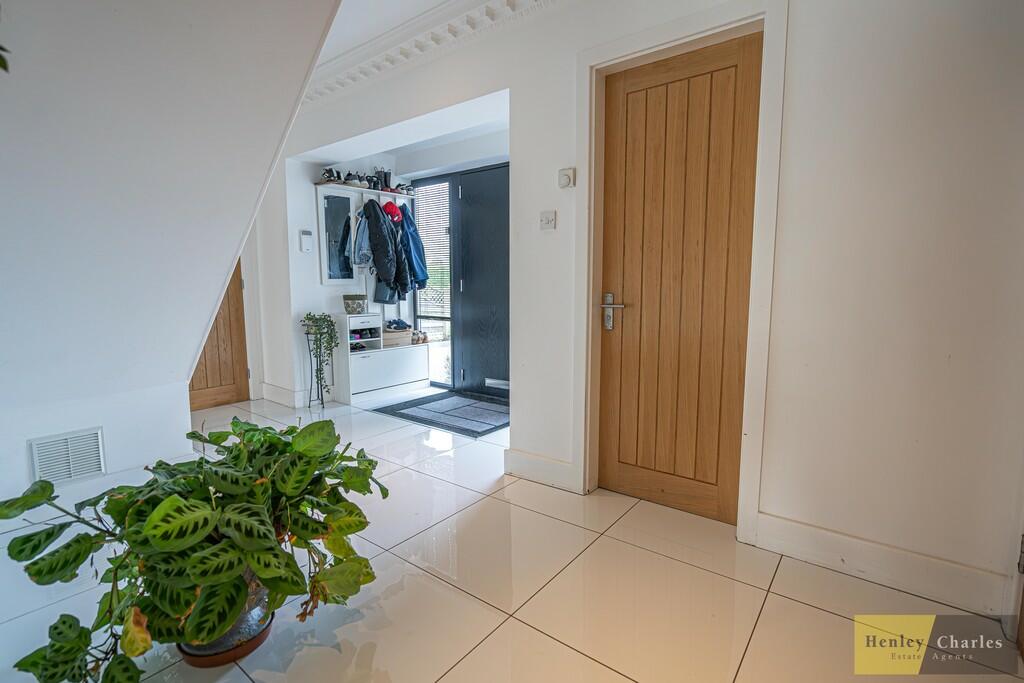 Additional property image - Inglewood Grove, Streetly, Sutton Coldfield