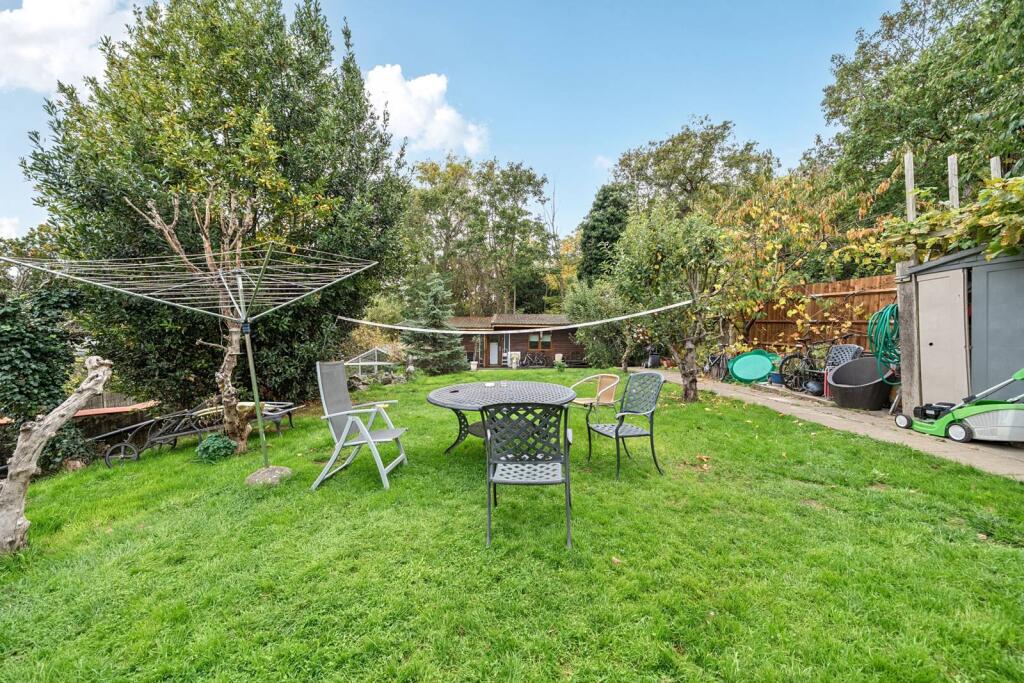 Main image of property: Alexandra Park Road, Alexandra Park, London, N22