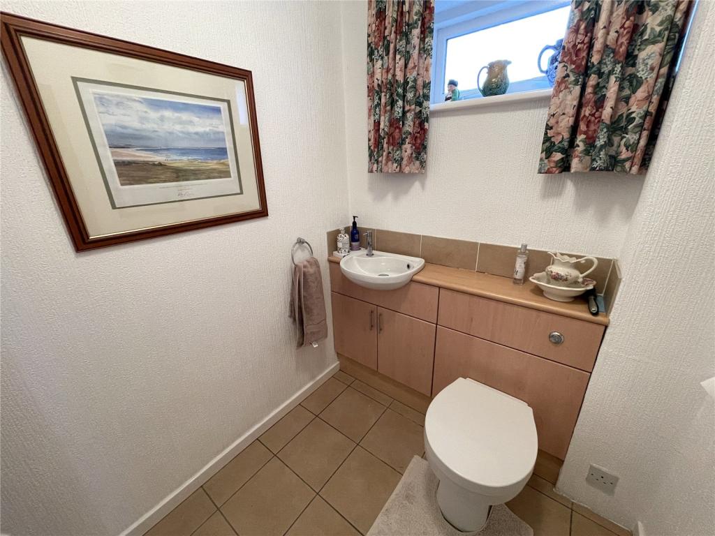 5 bedroom detached house for sale in Woodlands, Prestwick, Newcastle