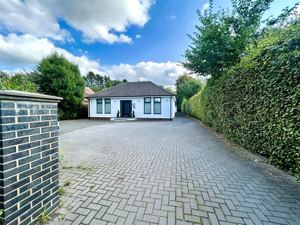 4 bedroom bungalow for sale in Middle Drive, Darras Hall, Ponteland