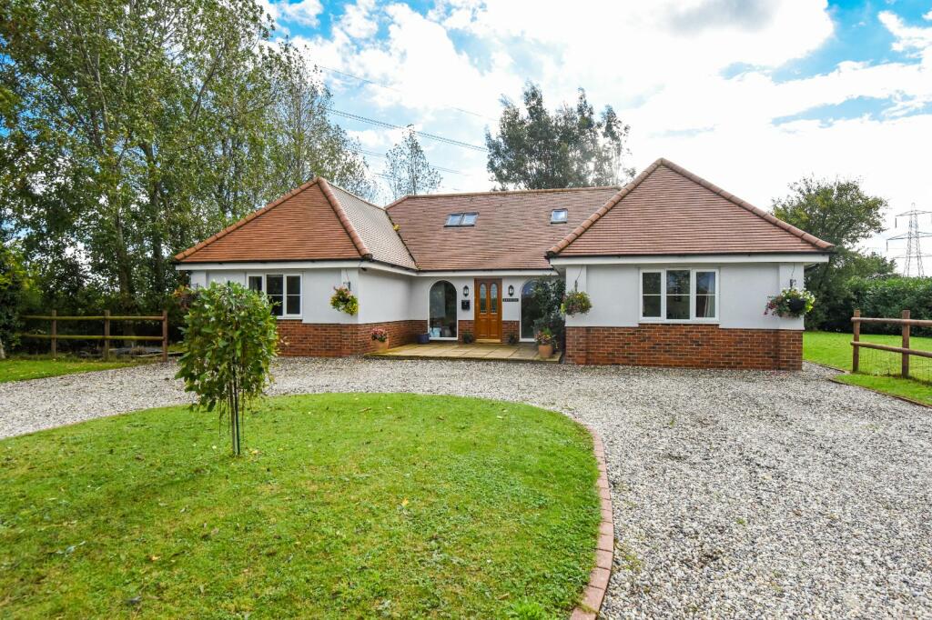5 bedroom detached house for sale in Debden Green, Saffron Walden, CB11