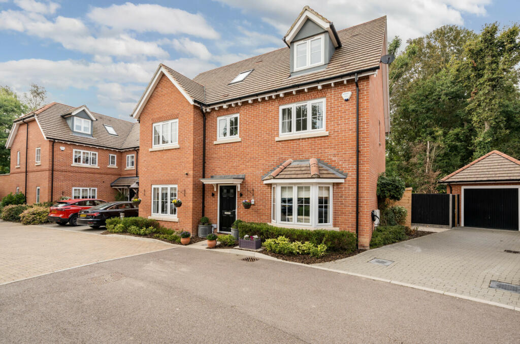 5 bedroom detached house for sale in Ventnor Road, Quendon, Saffron