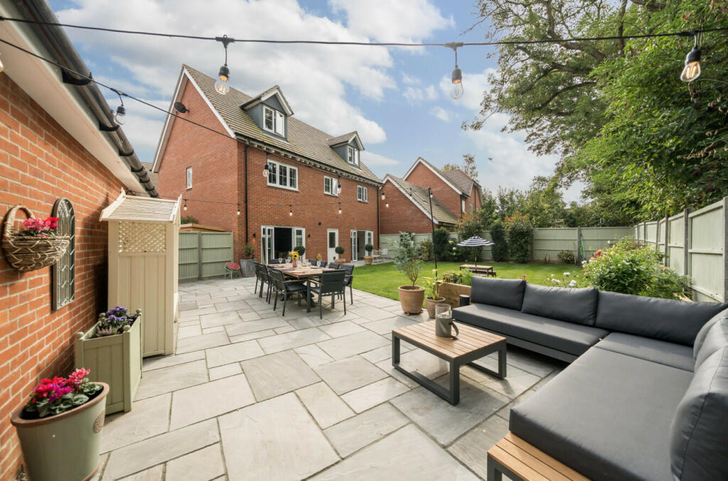 5 bedroom detached house for sale in Ventnor Road, Quendon, Saffron