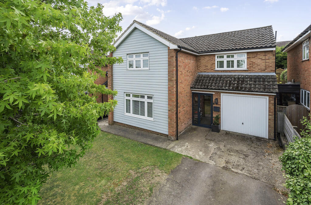 Main image of property: Peaslands Road, Saffron Walden, Essex, CB11