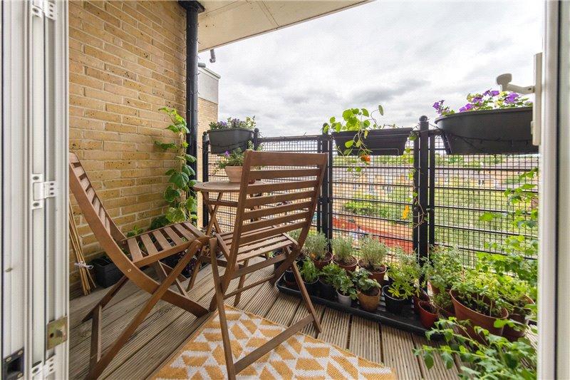 1 bedroom apartment for sale in St. Way, Peckham, London, SE15