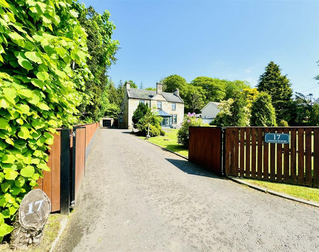 5 bedroom detached house for sale in Church Road, Wishaw, ML2