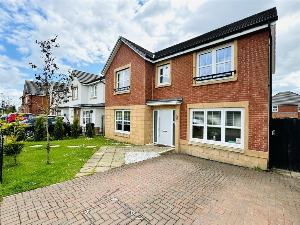 4 bedroom detached house for sale in Archerfield Crescent, Newarthill