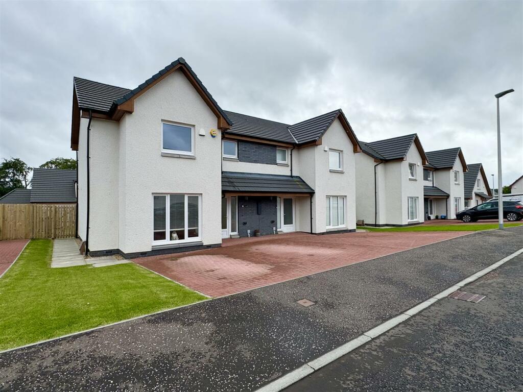3 bedroom semidetached house for sale in Swansea Lane, Carluke, ML8