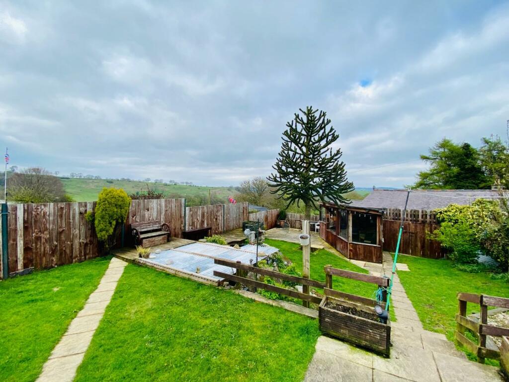 5 bedroom semidetached house for sale in Wyntor Avenue, Winster