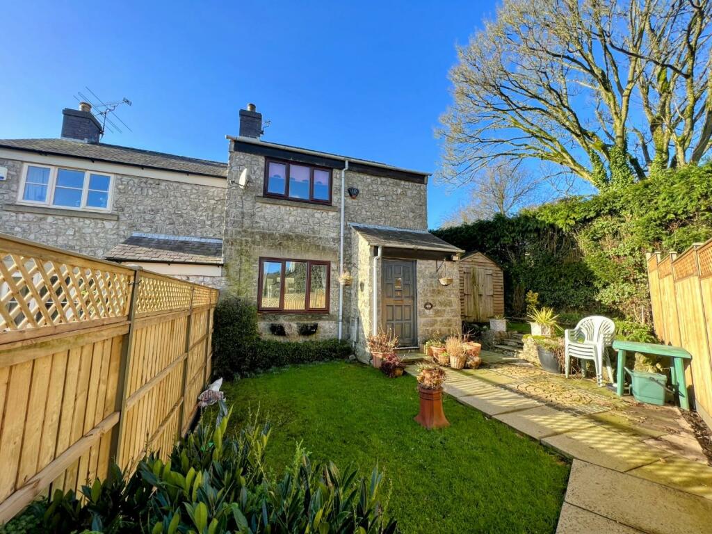 2 bedroom semidetached house for sale in Manor Close, Brassington
