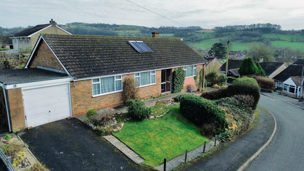 3 bedroom detached bungalow for sale in Ladyflatts Road, Wirksworth, DE4