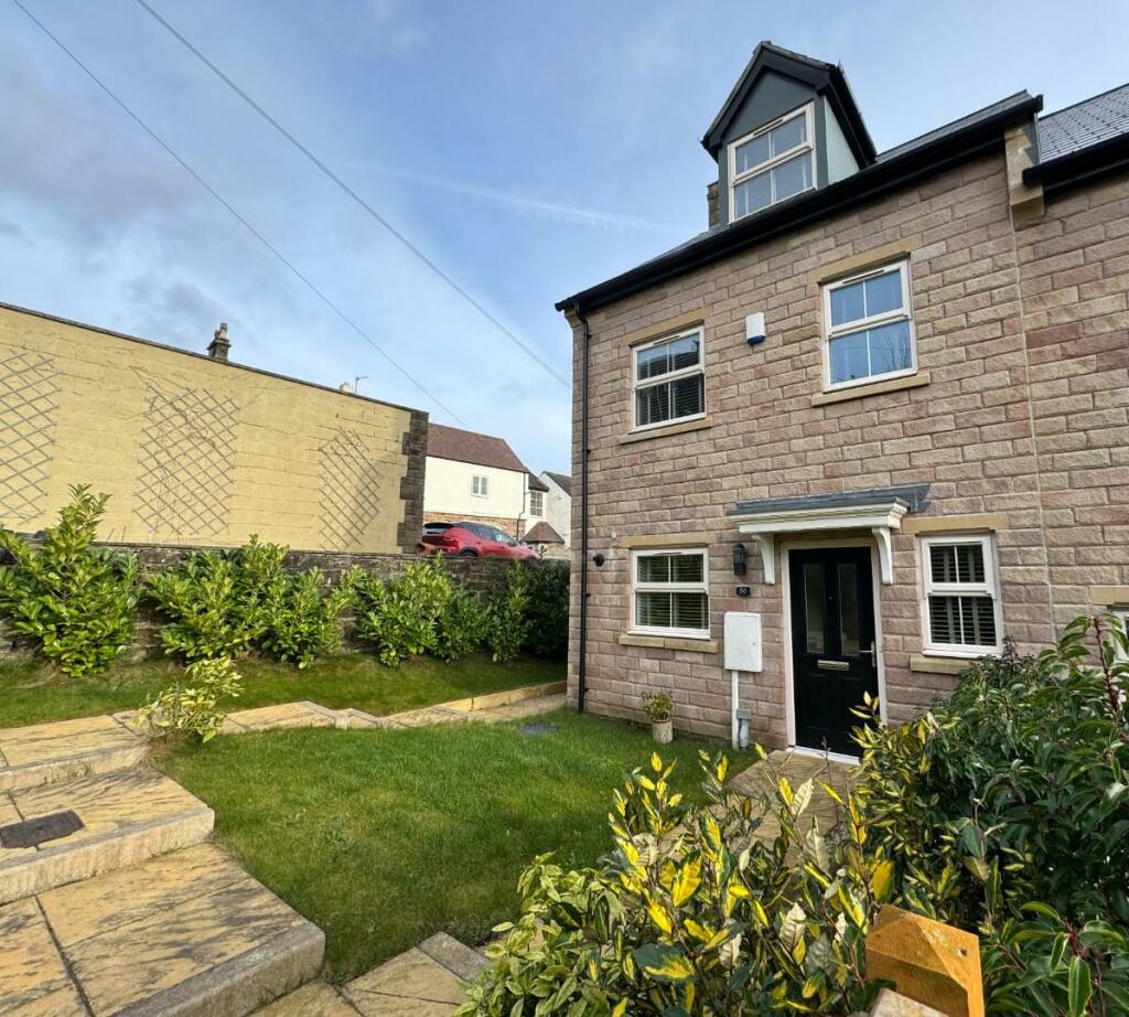 3 bedroom town house for sale in Chesterfield Road, Matlock, DE4
