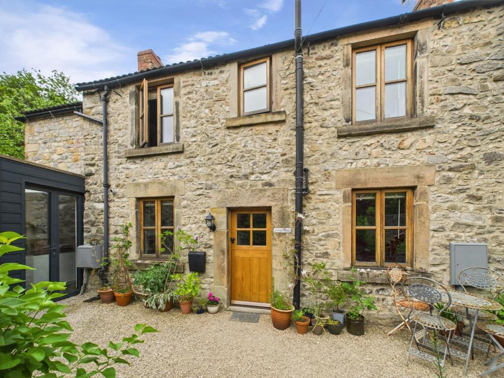 Main image of property: 71 Yeoman Street, Bonsall