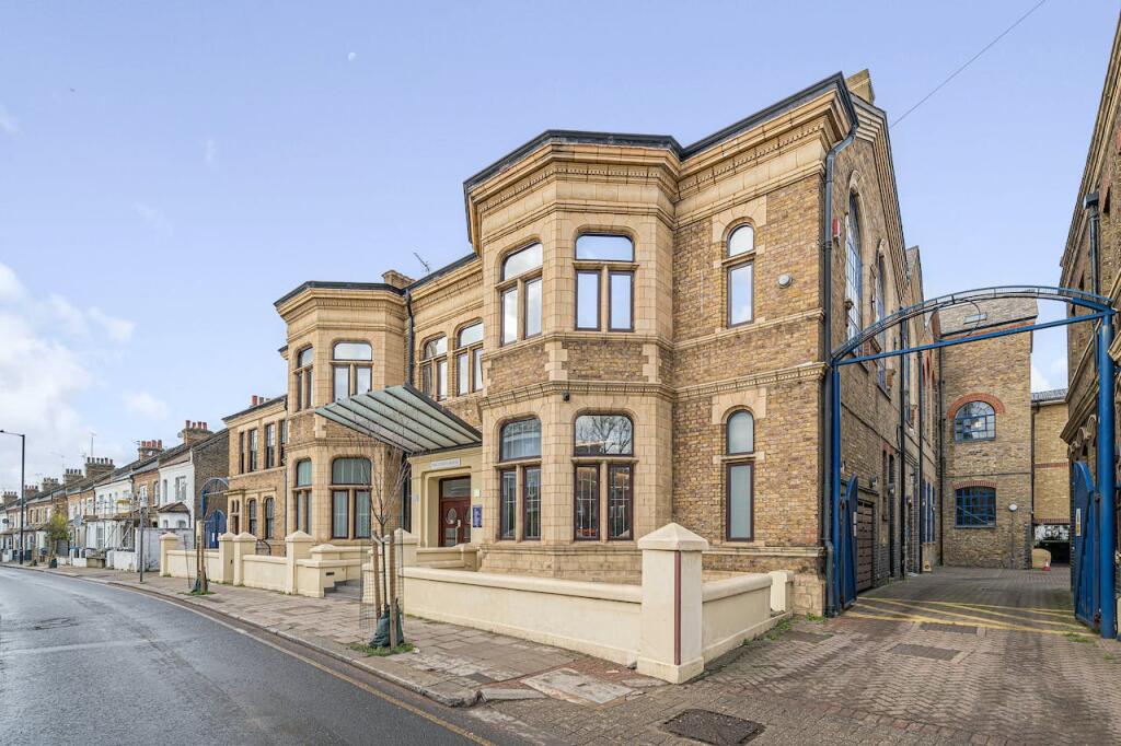 Office for sale in 14 Linen House, Kilburn Lane, Queens Park, W10 4BQ, W10