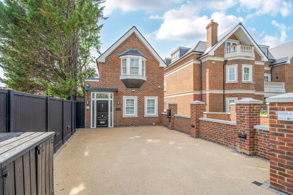 Main image of property: 199 Lawrence Street, Mill Hill, NW7 4JH