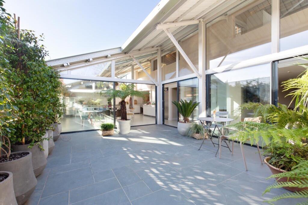 Main image of property: 16 Wotton Road, Cricklewood, London, NW2 6PX