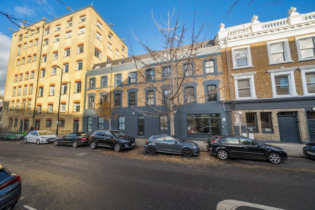 Main image of property: 122 Freston Road, Notting Hill, W10 6TR