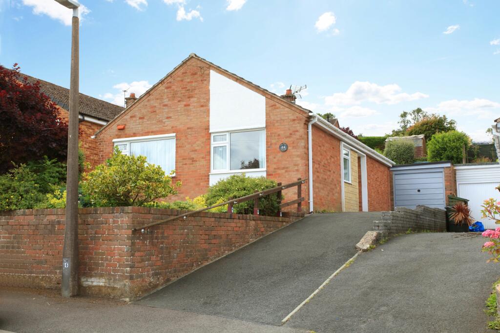 3 bedroom bungalow for sale in Oakfield Park, Much Wenlock, TF13