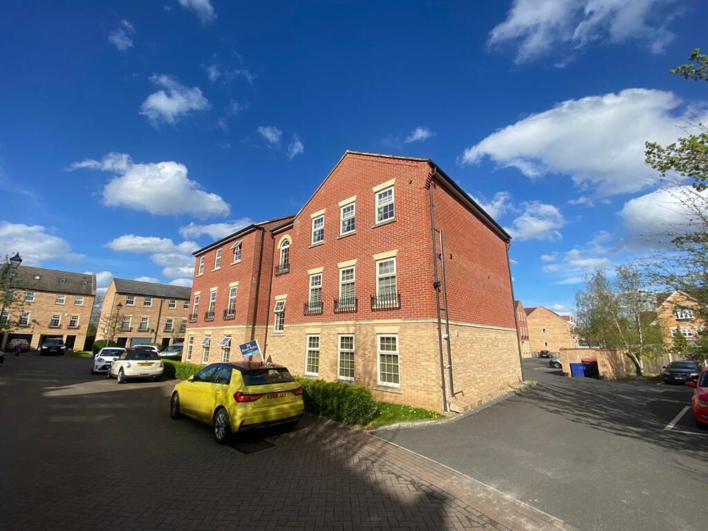 2 bedroom apartment for sale in Farnley Road, Balby, Doncaster, South
