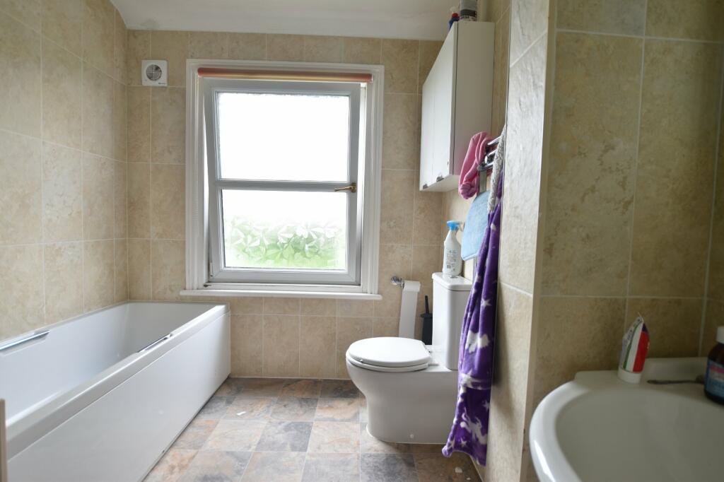 5 bedroom detached house for sale in Bretforton Road, Badsey, Evesham