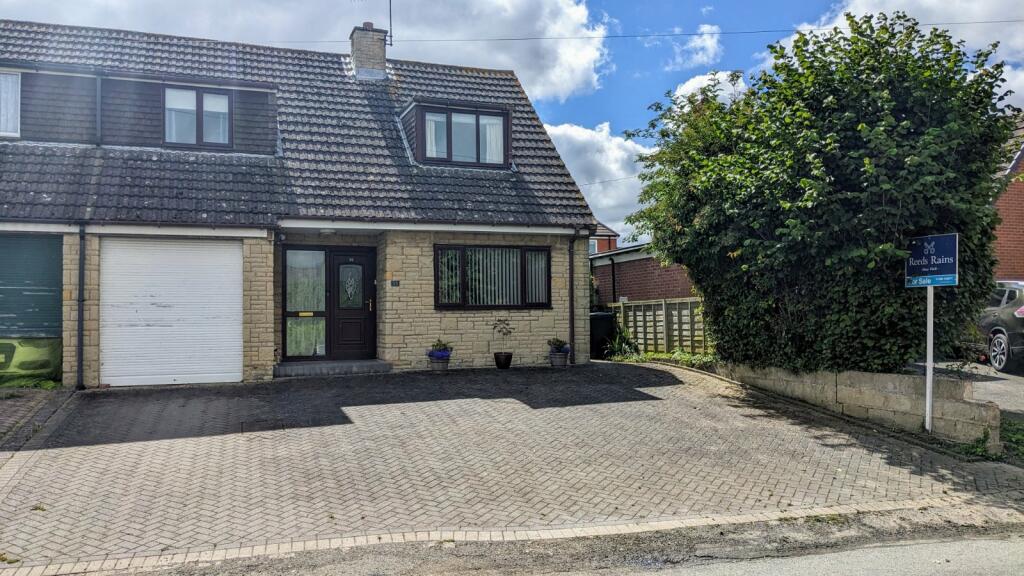 3 bedroom semidetached house for sale in Main Street, Sedgeberrow