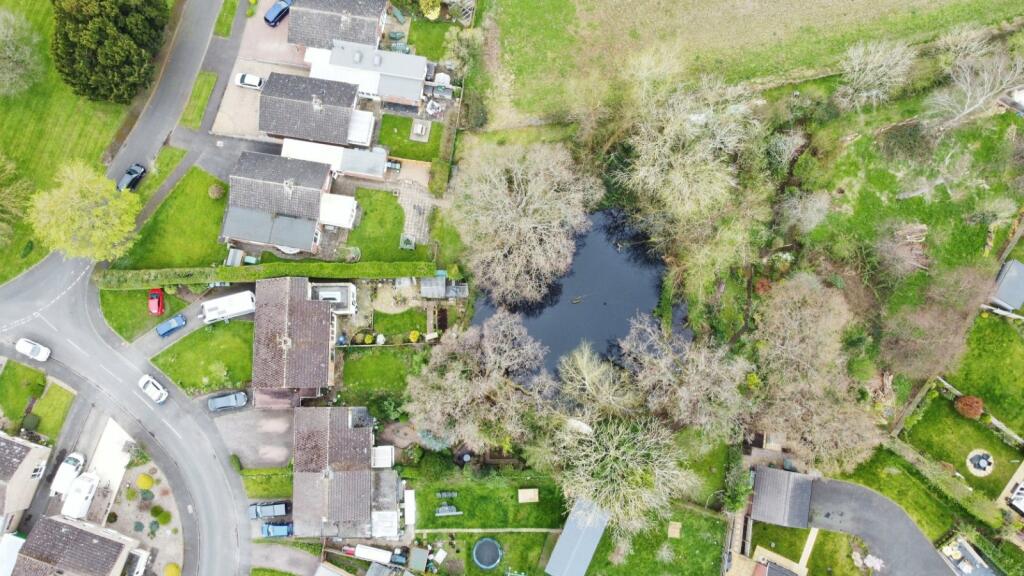 4 bedroom semidetached house for sale in Garrard Close, Salford Priors