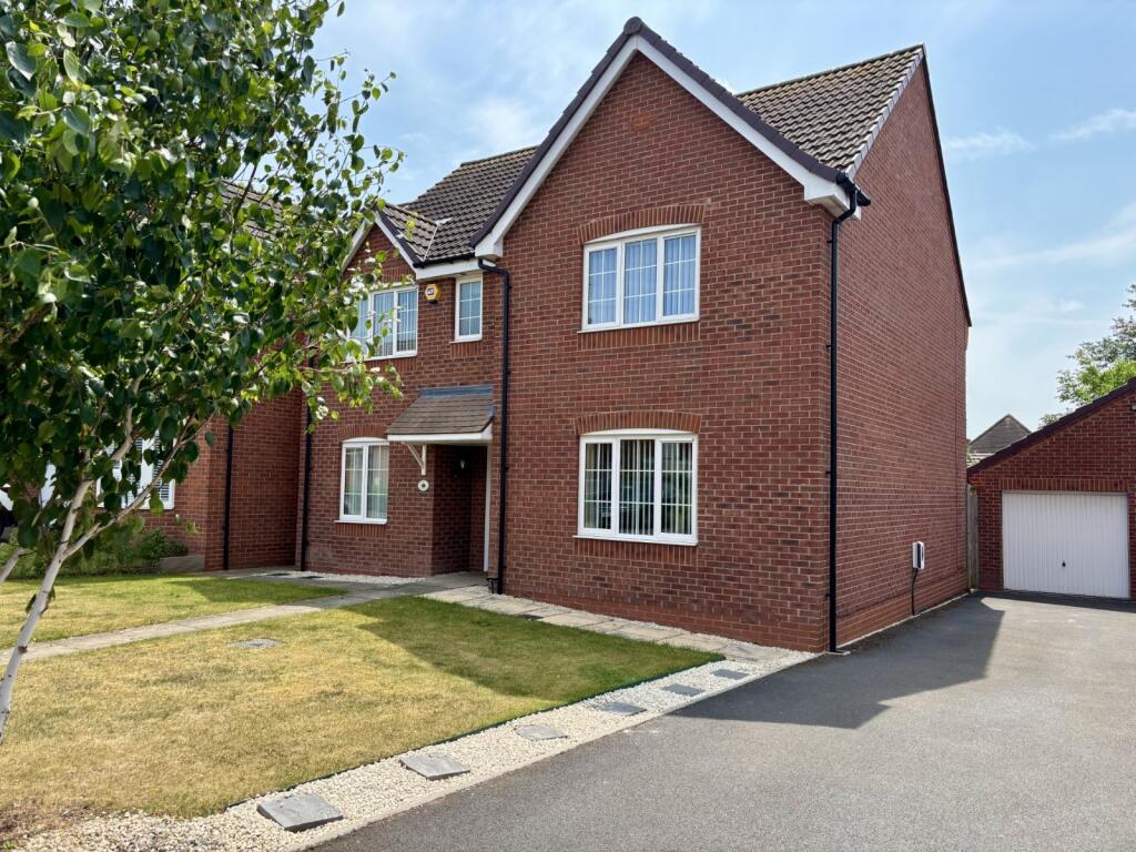 Main image of property: Egremont Close, Evesham, Worcestershire, WR11