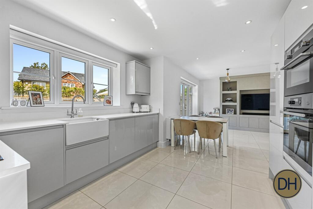 Additional property image - Highfield Close, Hastingwood, Essex CM17