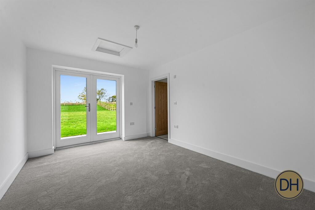 Additional property image - Quince Hall Farm, Chelmsford Road, Blackmore, Essex CM4
